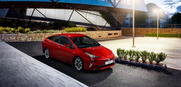 Toyota'nn hibrit satlar 10 milyon adede kouyor