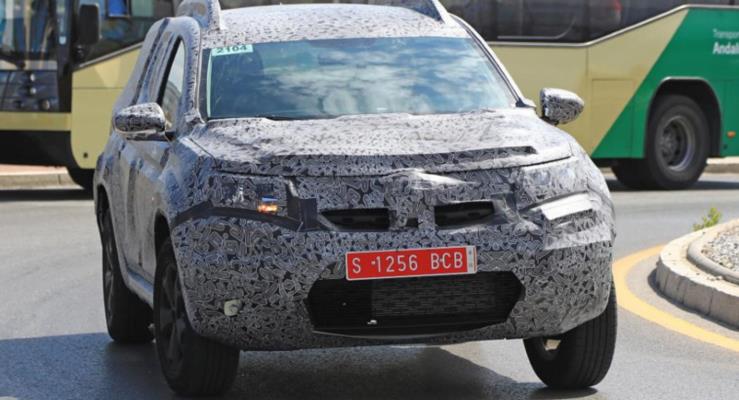 Yeni 2018 Dacia Duster SUVden casus fotoraflar