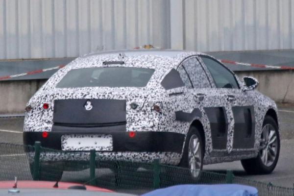 YENİ 2017 OPEL INSIGNIA BÖYLE GÖRÜNEBİLİR