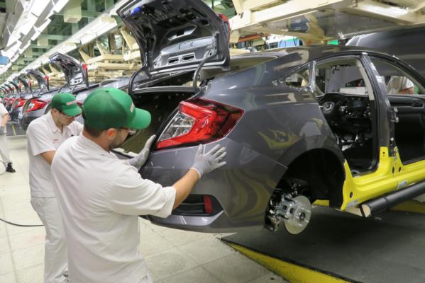 Tamamen yenilenen Honda Civic Sedan, Kasım ayından itibaren, Amerika ve Kanada pazarlarında satışa sunulacak.