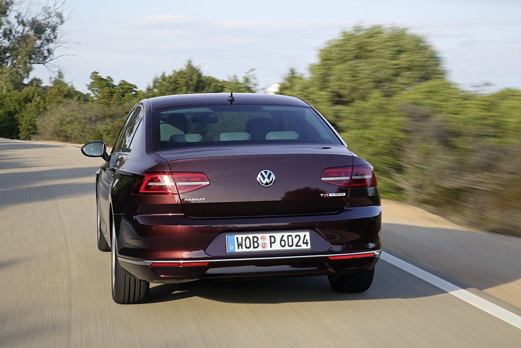 YEN 2015 VW PASSAT'IN ZEL RESMLER