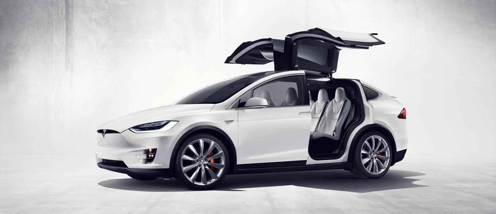 Tesla Model X lk Resim Galerisi