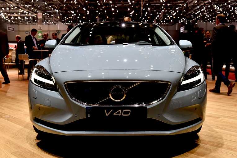 Cenevre Motor Show 2016 Volvo V40 galeri