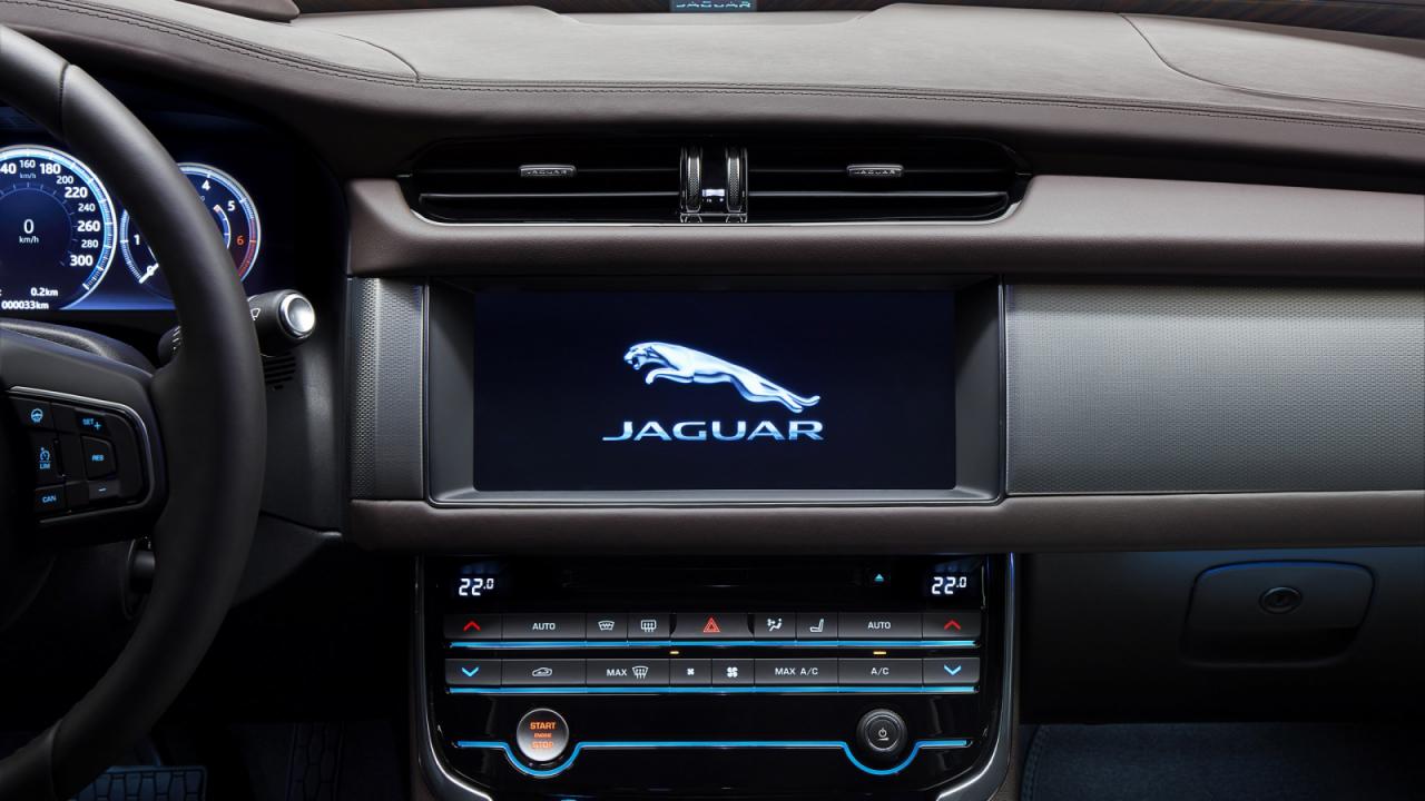 2017 Jaguar XFL Galerisi