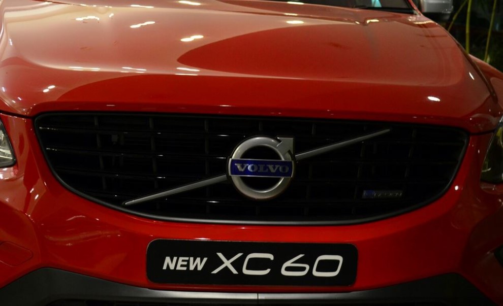 2016 Volvo XC60 R-Design yeni resim galerisi