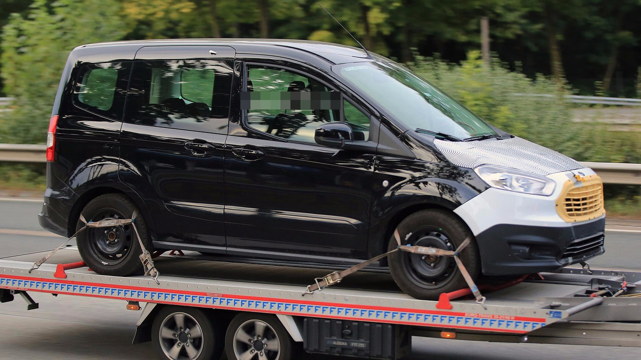 Ford Tourneo Courier yeni yzyle grntlendi
