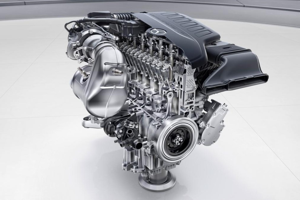 Makyajlanan 2017 Mercedes S-Class yeni motorlarla geliyor