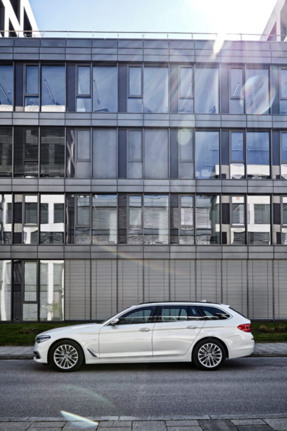 2017 BMW 520d Touring resim galerisi