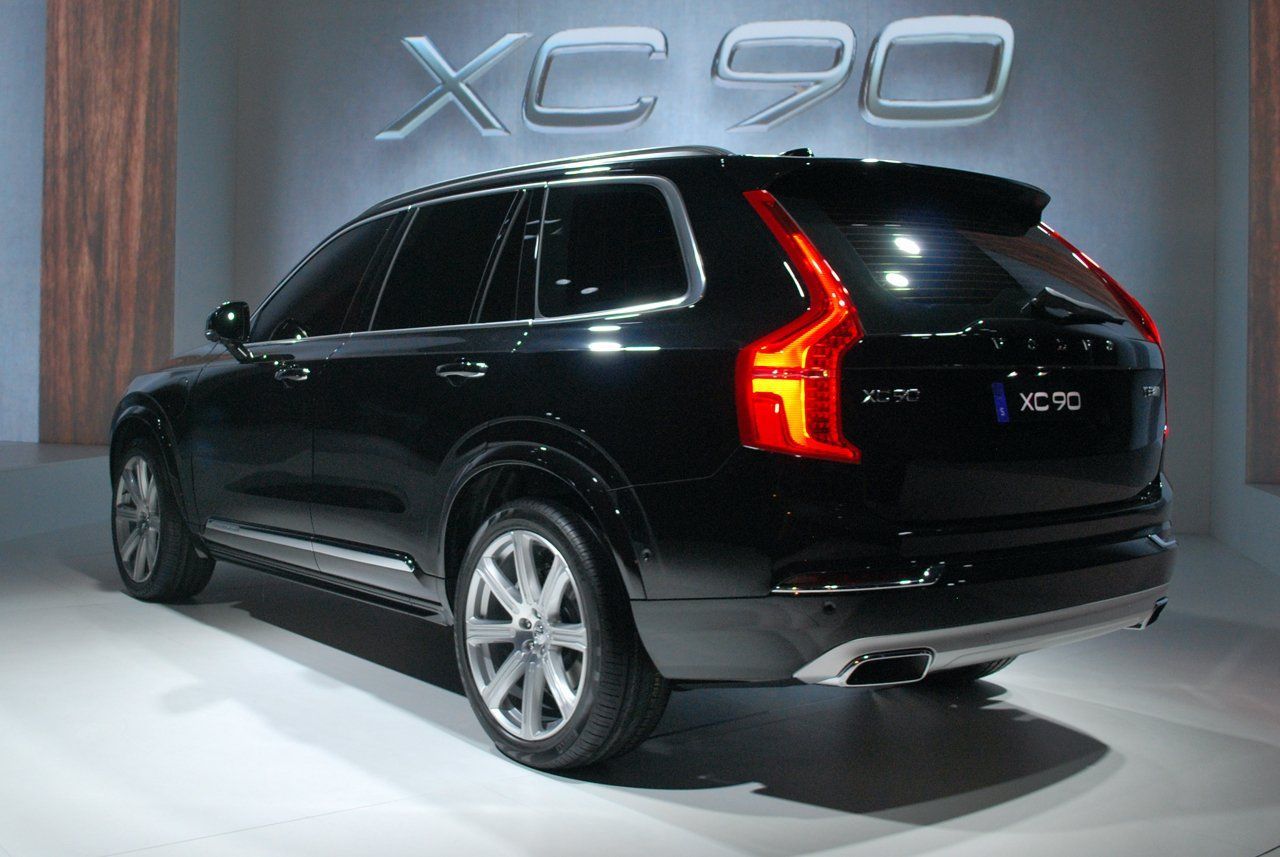 YEN 2015 VOLVO XC90'IN CANLI RESM GALERS