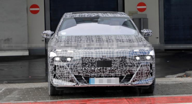 2023 BMW 7-Serisi Yeni Tasarmn Gsterdi