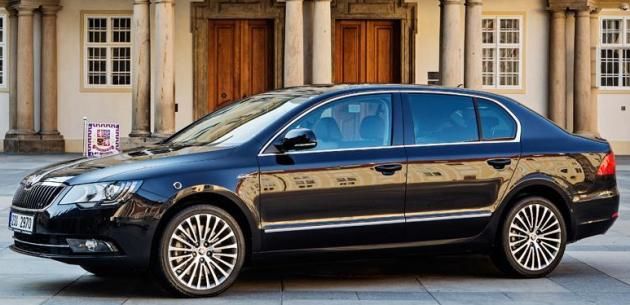 �LK MAKYAJLI SKODA SUPERB �EK CUMHURBA�KANINA VER�LD�