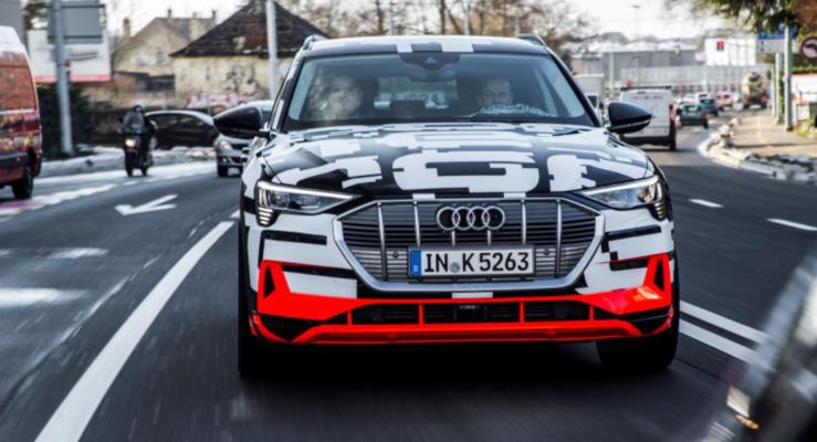 Audi retim formuna yaklaan E-Tron elektrikli SUVyi tantt