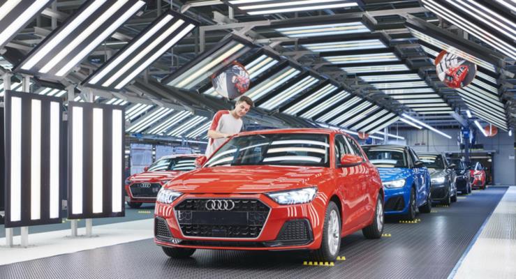 Audi yeni A1in retimine Seatn Martorell fabrikasnda balad
