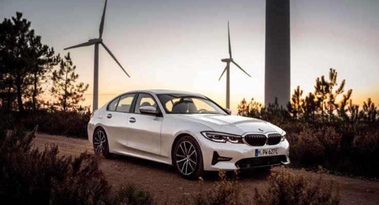 BMW 3 Serisine  Yeni Plug-in Hibrit Versiyon