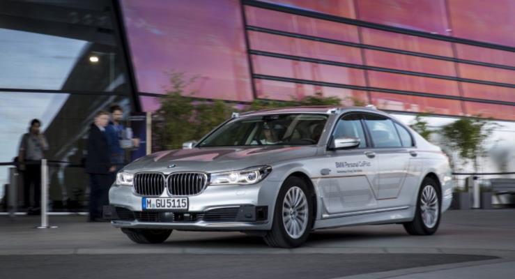 BMW, 4. Seviye Otonom Teknolojisiyle 7 Serisi Prototipini Tantt