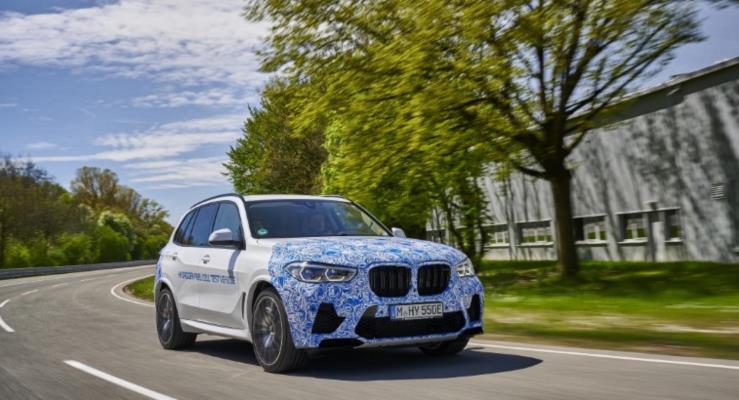 BMWnin Hidrojen Yakt Hcreli lk Modeli BMW i Hydrogen NEXTin Yol Testlerine Baland