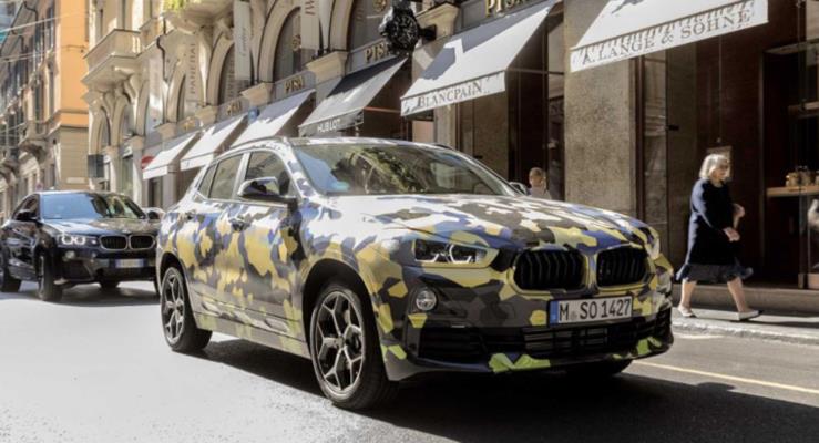 BMW X2 Milano'da ortaya kt