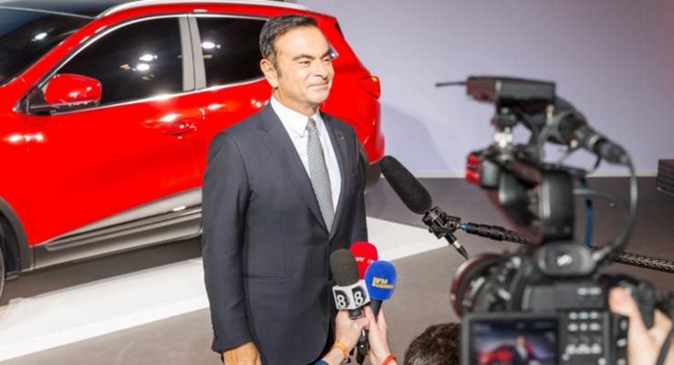 Carlos Ghosn Renaultdan istifa etti
