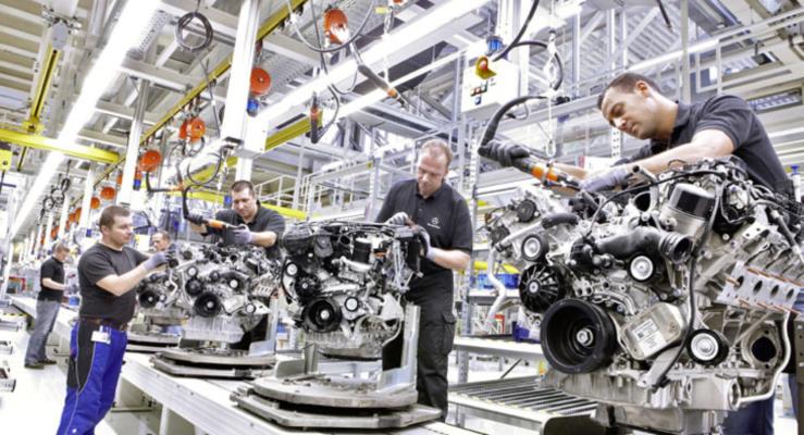 Daimler Almanyadaki Mercedes fabrikasnda pil retecek