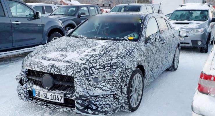 Elektrikli 2018 Mercedes A-Serisi kar testinde görüntülendi