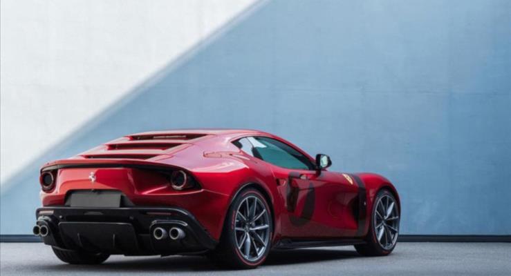 Ferrari, kiiye zel ve 1 adet rettii Omologata'y tantt