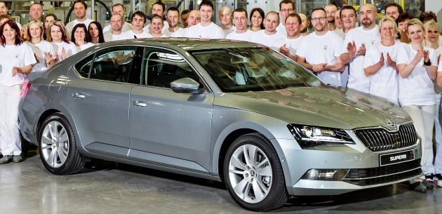 �LK YEN� 2015 SKODA SUPERB BANTLARDAN �ND�