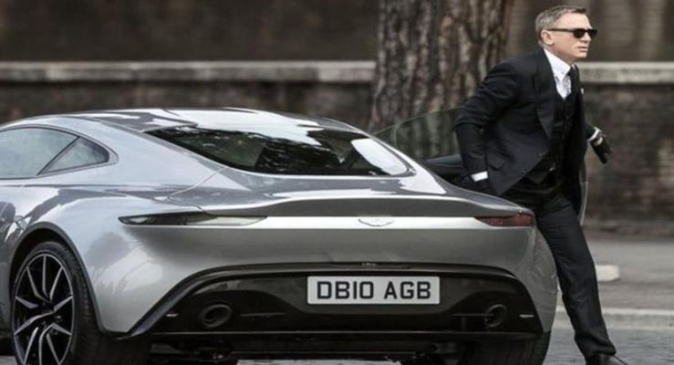 James Bond da elektrikli otomobile geiyor