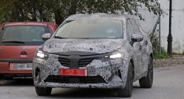 Kamuflajl 2019 Renault Captur grntlendi
