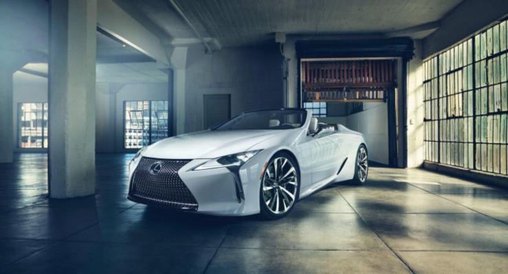 Lexus Cenevre'ye iki yeni otomobille geliyor