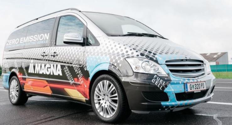 Magna'nn yakt hcresi ve pilli elektrikli hibrit motoruna yakndan bak