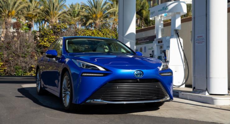 Toyota Bakan: "Elektrikli Otomobiller Abartlyor"