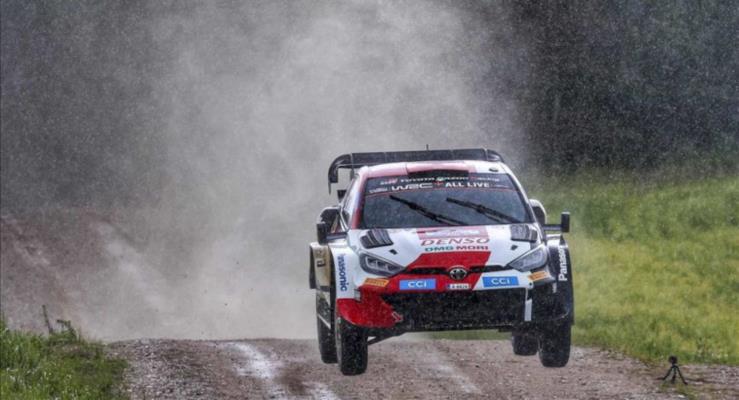 Toyota GAZOO Racing, Estonya Rallisi'ni ilk iki srada tamamlad