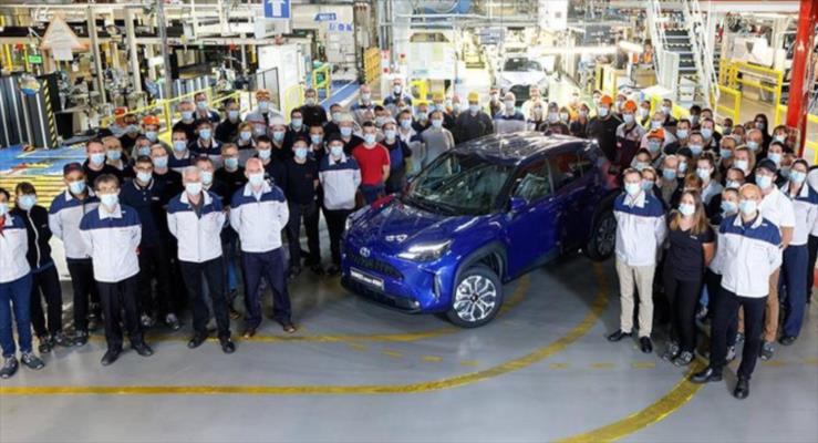 Toyota, yeni Yaris Cross B- SUV retimine balyor