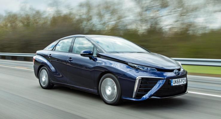 Toyota'ya gre 2025 ylna kadar hibrit ve hidrojenli otomobillerin fiyatlar eitlenecek