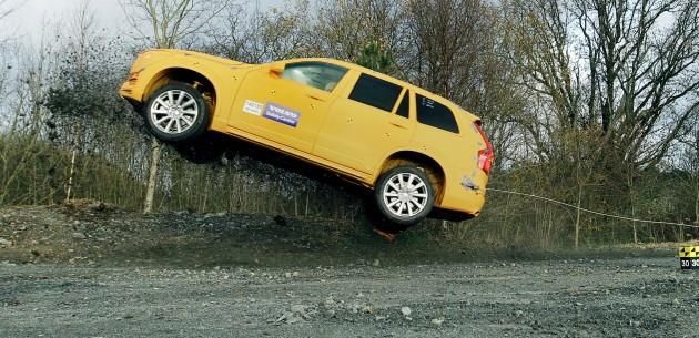 Volvo Cars gvenlik merkezinde XC90 testi
