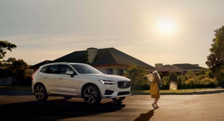 Volvo Cars yeni XC60 filminde gvenlik teknolojisinin insani yann kutluyor 