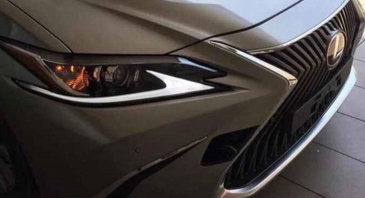 Yeni 2019 Lexus ES k ve modern n ksmyla ortaya kt