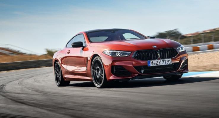 Yeni BMW 8-Serisi Coupeden fotoraf ve videolar