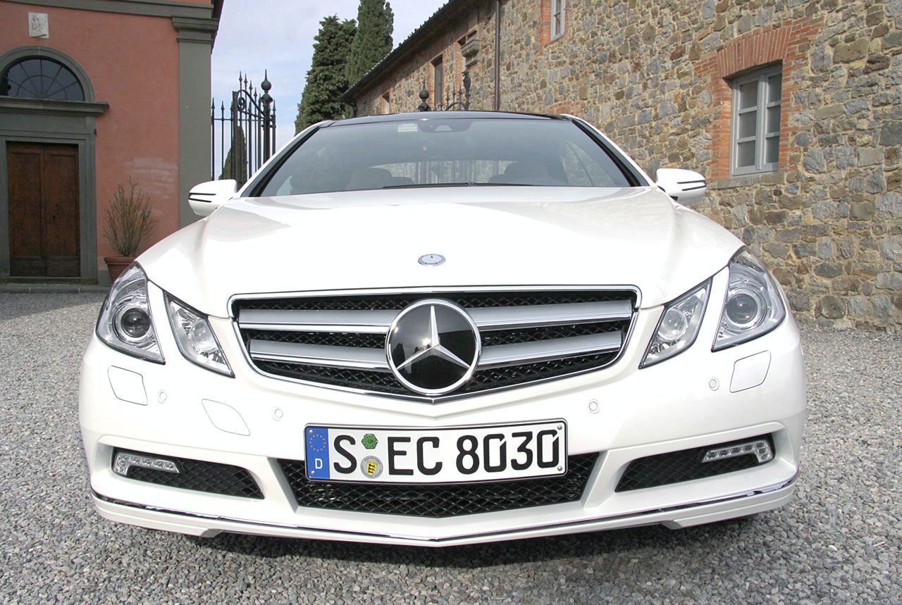 MERCEDES E COUPE (2010) GALER