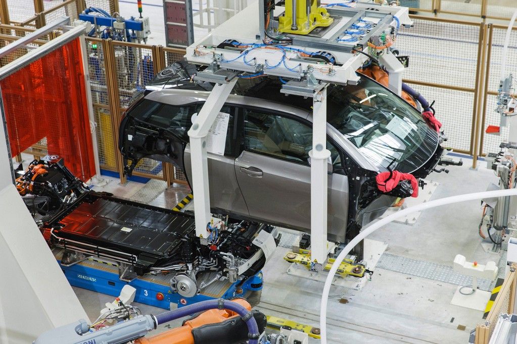 YEN BMW 3 RETMDE RESM GALERS