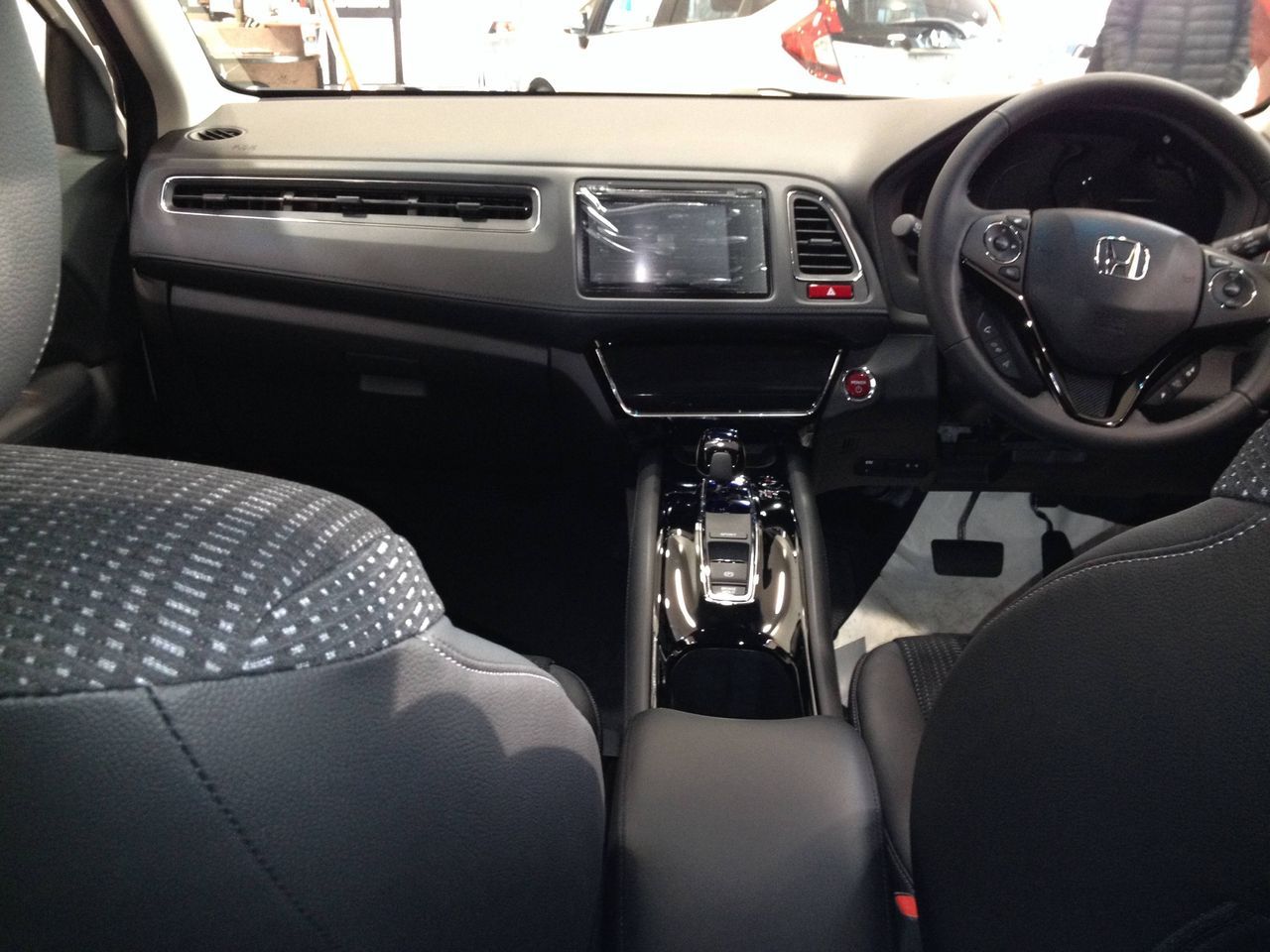 YEN HONDA VEZEL JAPONYA'DA SATITA RESM GALERS