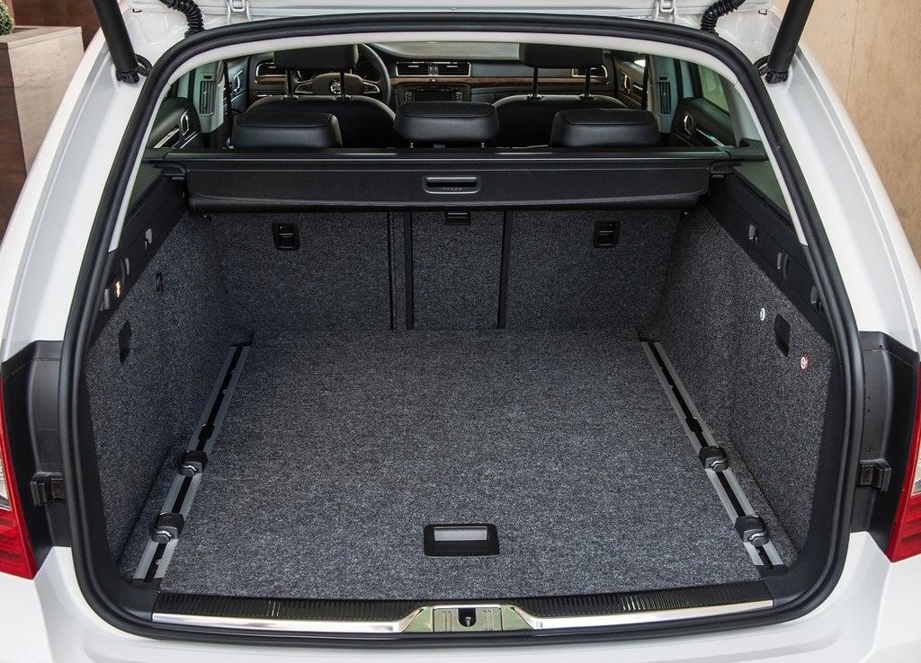 YEN MAKYAJLI SKODA SUPERB COMB GALER