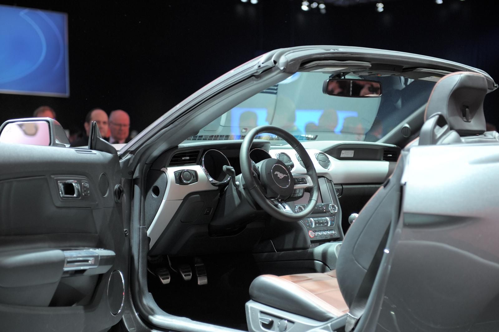 YEN 2015 FORD MUSTANG CONVERTBLE RESM GALERS