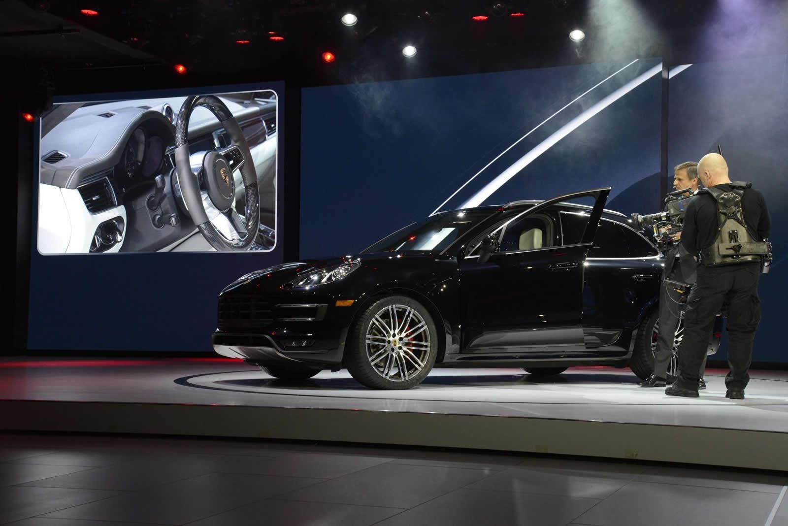 YEN PORSCHE MACAN LOS ANGLES TANITIM RESM GALERS