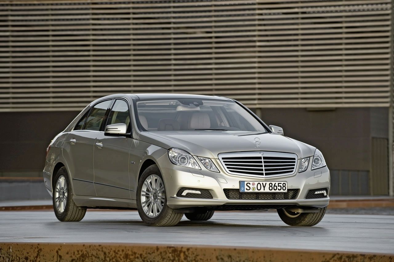 MERCEDES E SEDAN (2010)