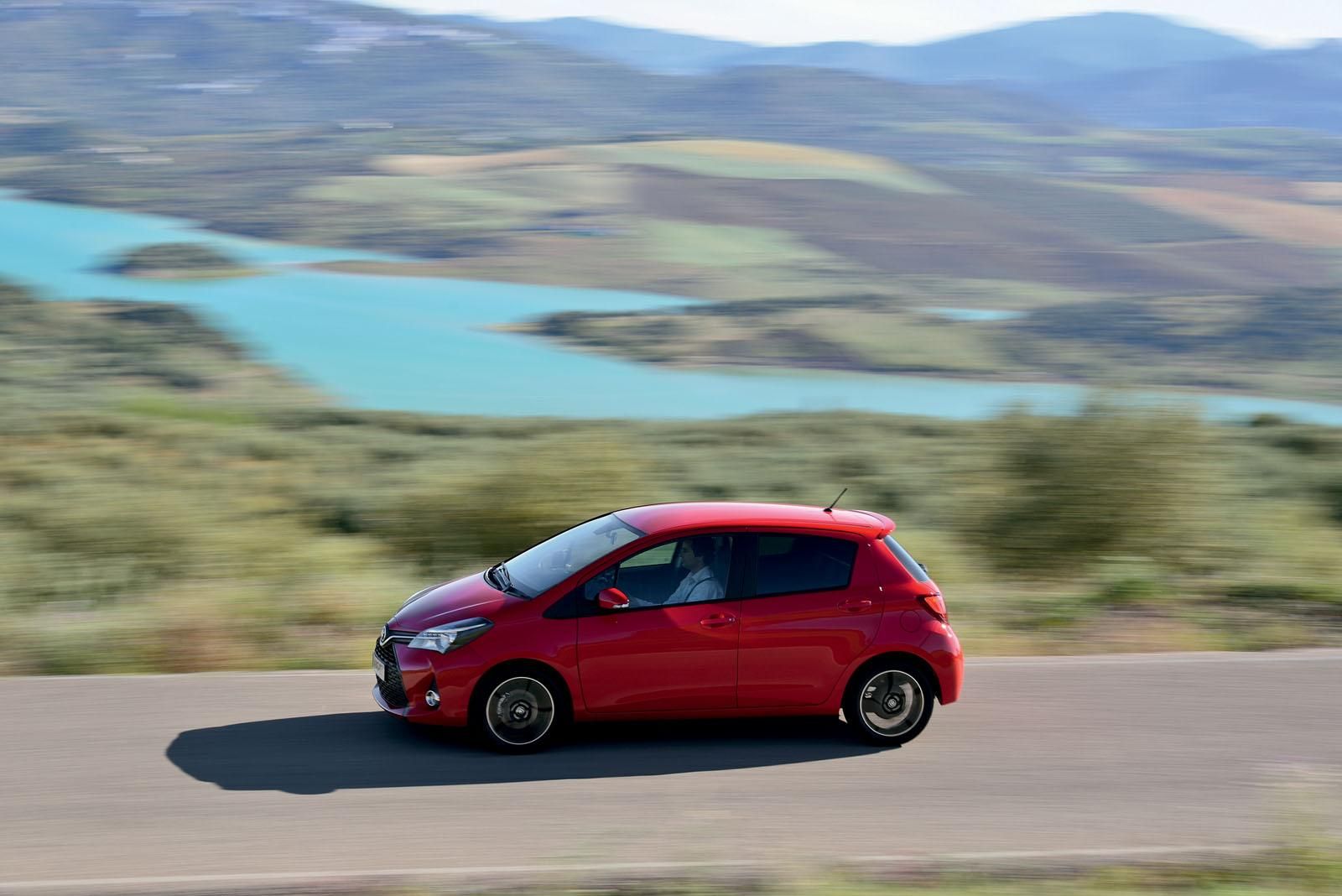 YEN 2015 MAKYAJLI TOYOTA YARS DETAYLI RESM GALERS