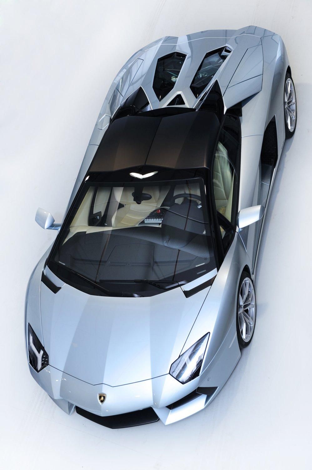 LAMBORGHN AVENTADOR ROADSTER GALER