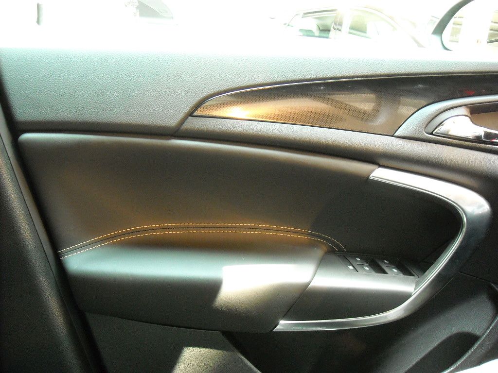 YEN MAKYAJLI OPEL NSGNA  MEKAN RESMLER