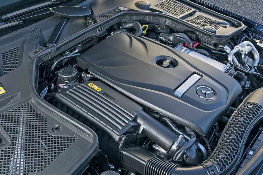 YEN MERCEDES C SERS AVRUPA YOLLARINDA RESM GALERS