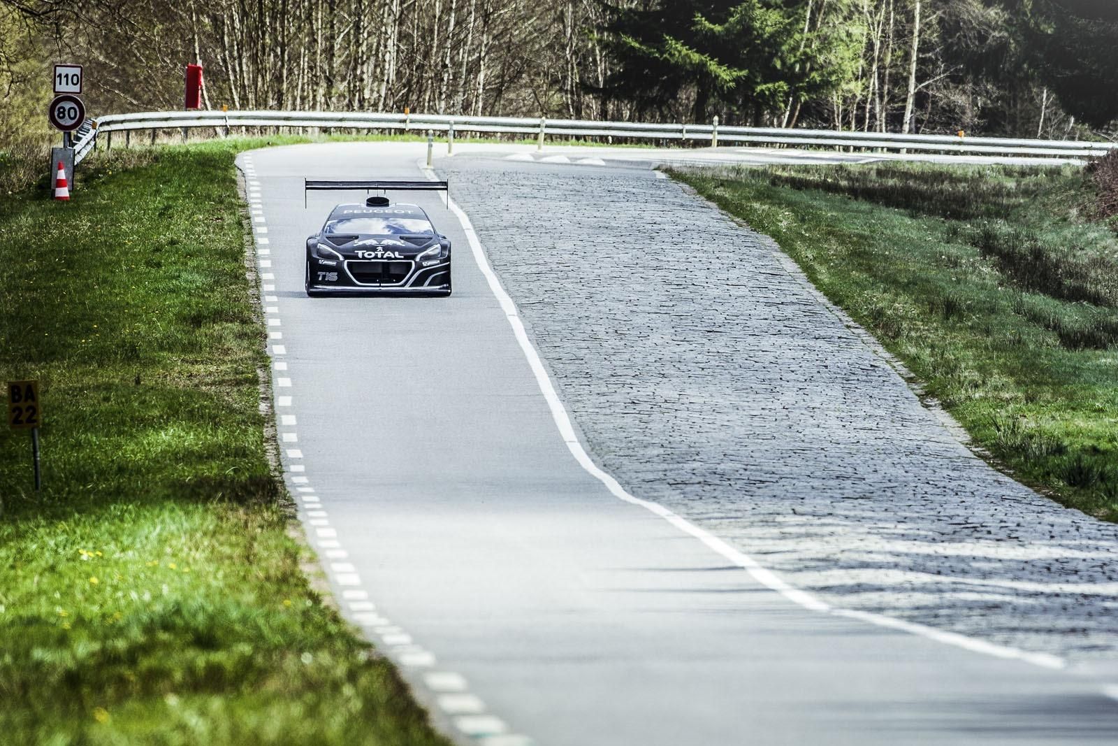 Peugeot 208 T16 Pikes Peak GALER